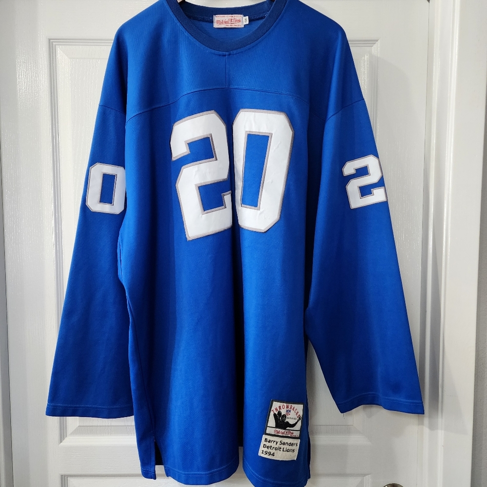 Mitchell & Ness Throwbacks Barry Sanders jersey. Size 56. Detroit Lions